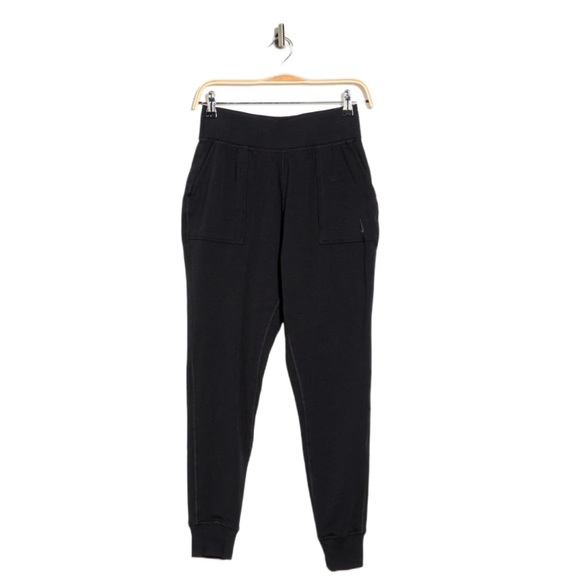 NIKE Yoga 7/8 Fleece Pants - Picture 2 of 3